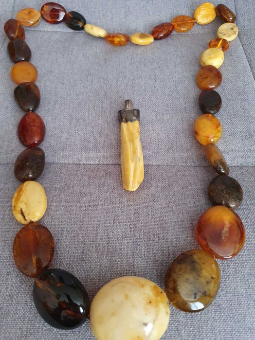 Unicate si rare Amuleta si colier chihlimbar natural 165gr