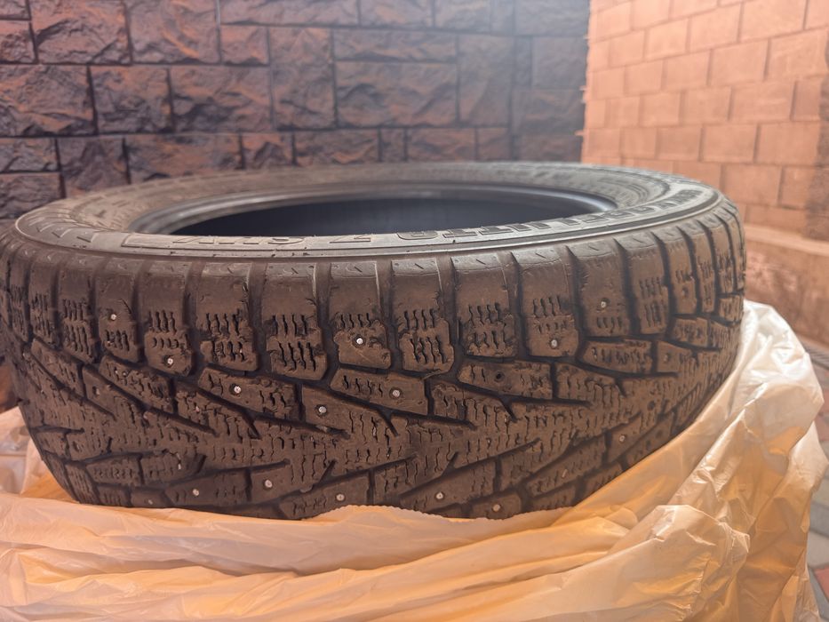 Колеса зимние шипованные.