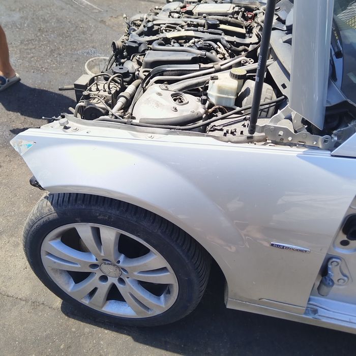 Aripa stanga Mercedes C-Class w204 an 2007-2013
