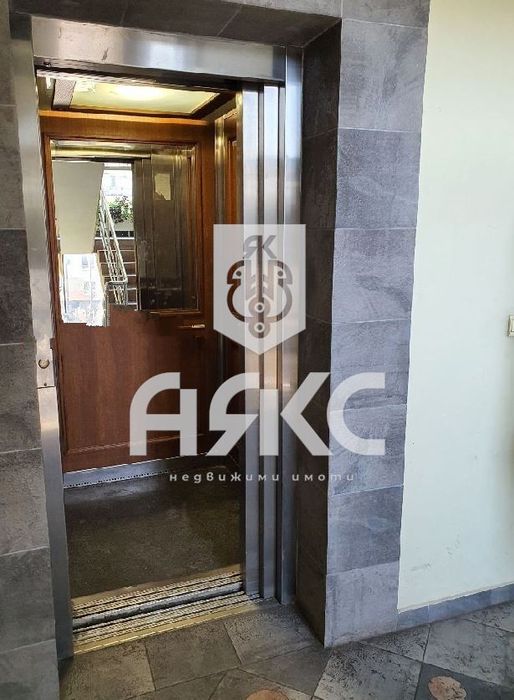 Продава се Двустаен апартамент в София, Люлин 8 - 62 кв.м за 2581 €/кв.м - Снимка #6