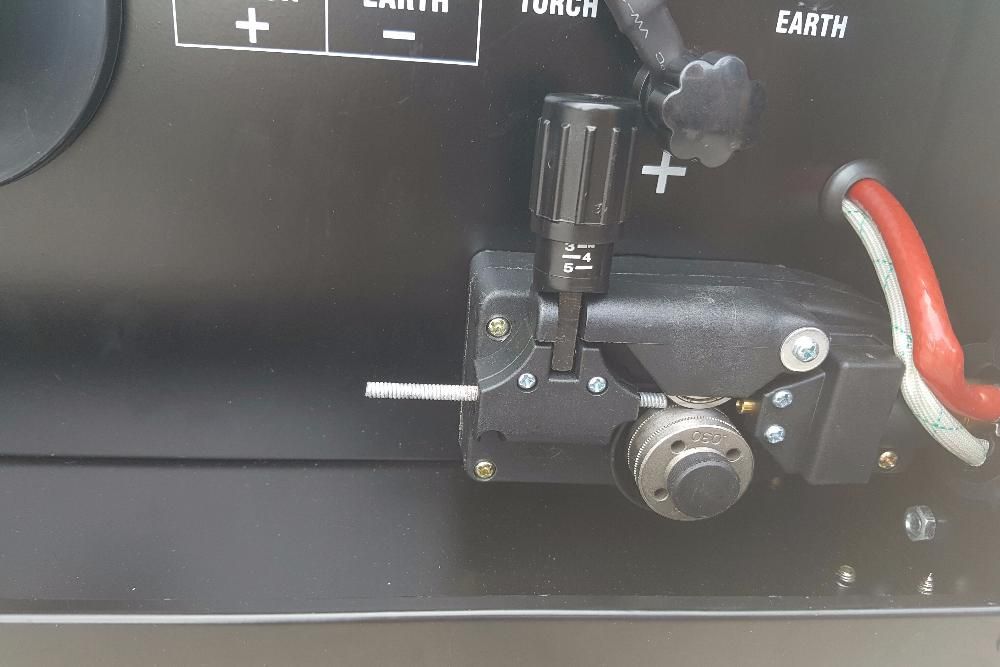 Телоподаващо СО2 220A професионално. Електрожен