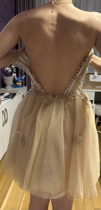 Къся бална рокля