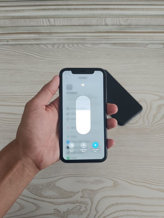 Iphone 11 (64 gb)