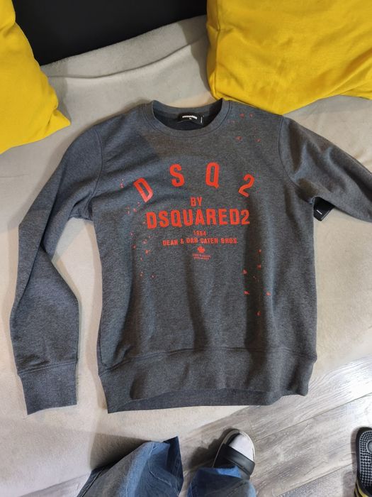 Vând  bluza Dsquared