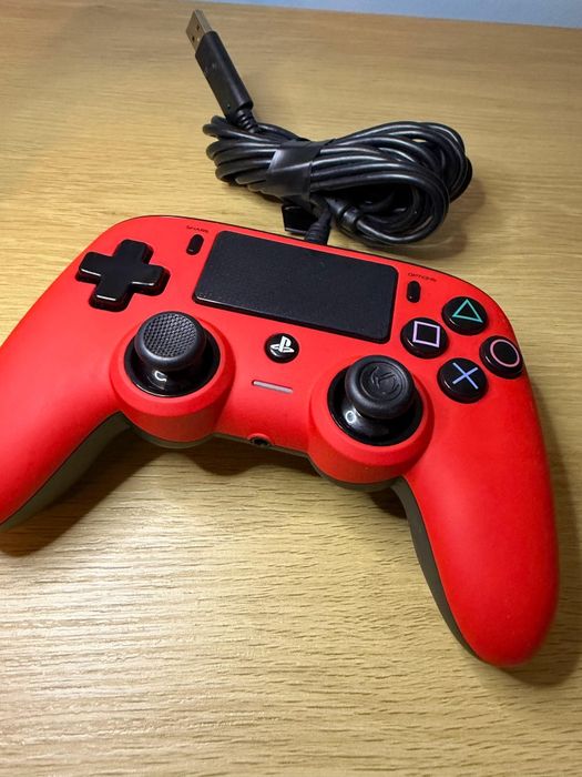 Controller Nacon Wired Compact PS4 / PC (Licențiat Oficial)