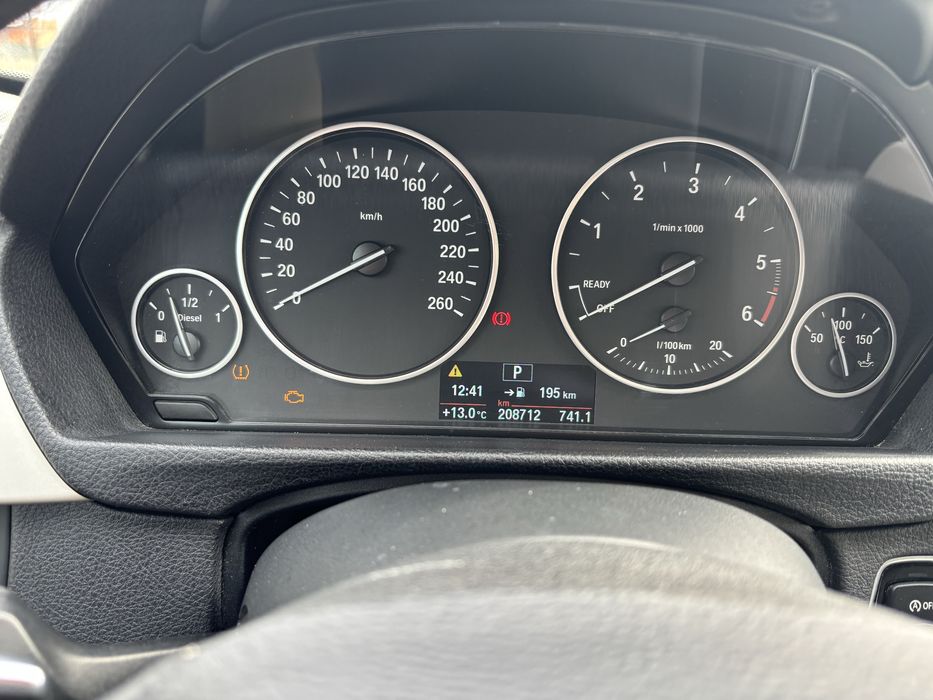 Vand bmw seria 3 an 2016 usor avariat