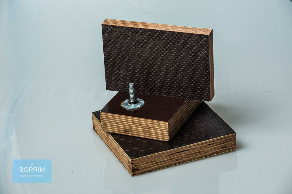 Placaj antiderapant pentru podea camioane/remorci, din esenta tare.