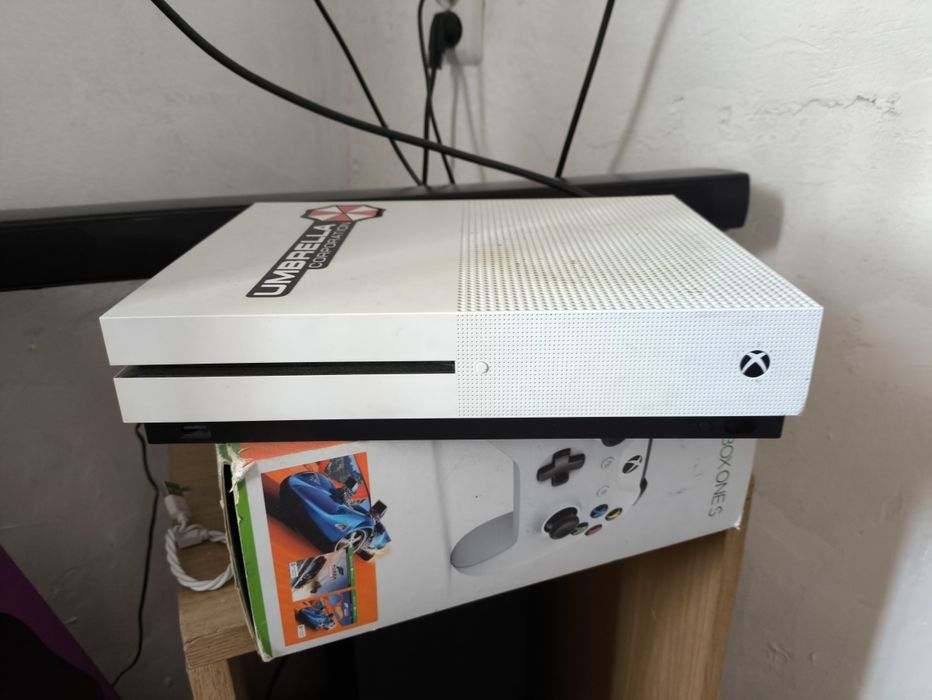 Продам Xbox One S