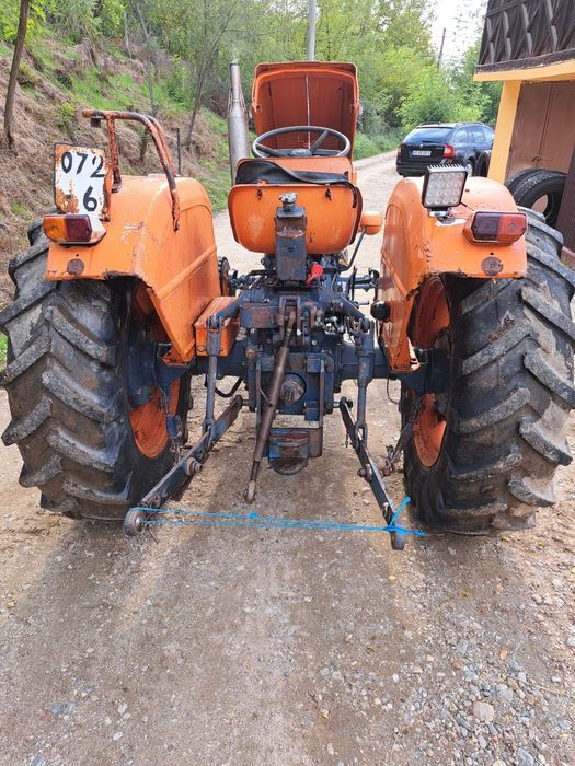 Vând universal 445 import Franța