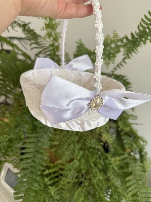 Аксесоари за сватба: кощници, було, табели, панделки,бутониери