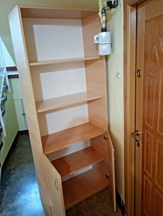 Mobila cu etajeră