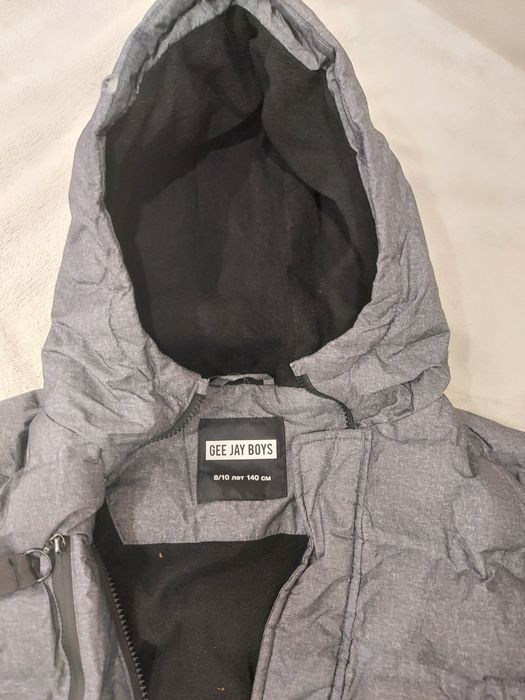 Продам детскую куртку