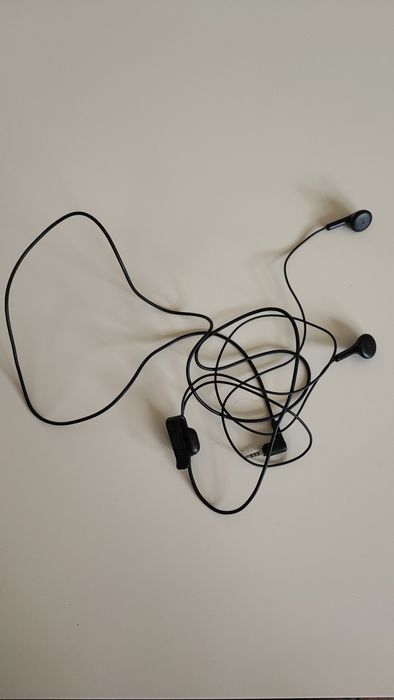 Слушалки, мишка, клавиатура, чанта за лаптоп