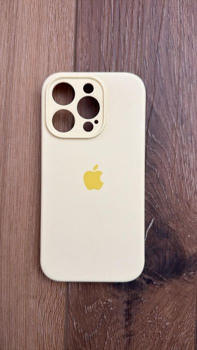 Продам чехлы на iphone 14 pro