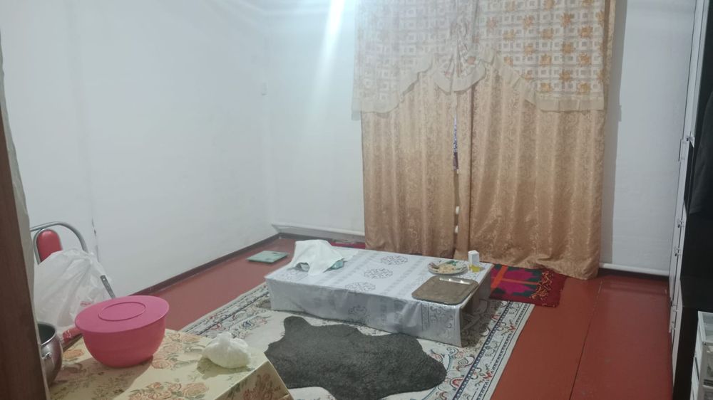 Продам дом  старый часы