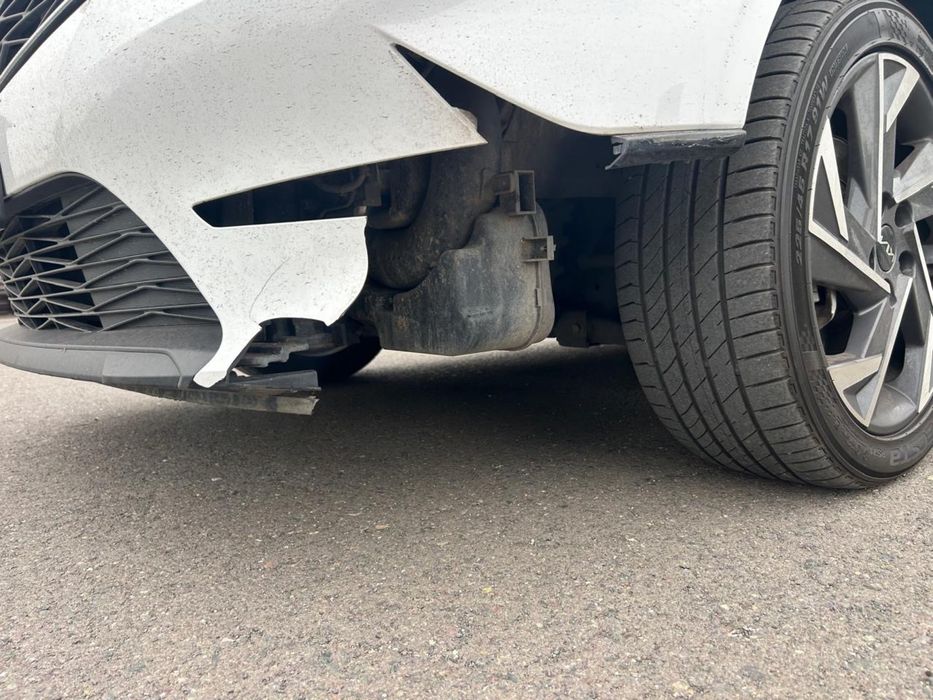 Продам б/у передний бампер на Kia Ceed 2024