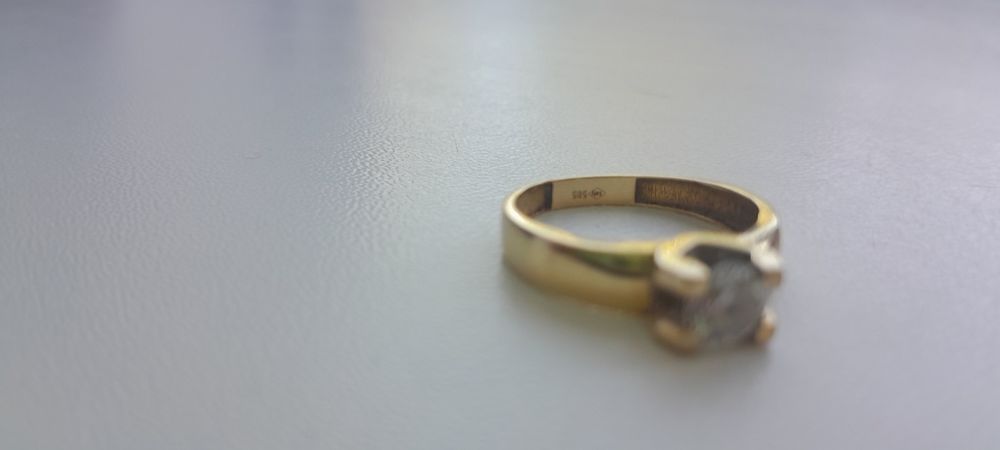 Продам золотое кольцо