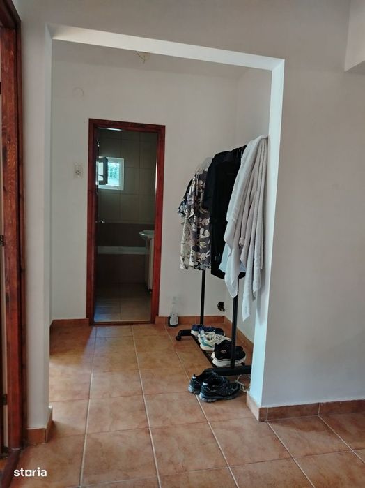 cv 177 G.Cosbuc, apartament 3 camere decomandat, parter inalt + beci