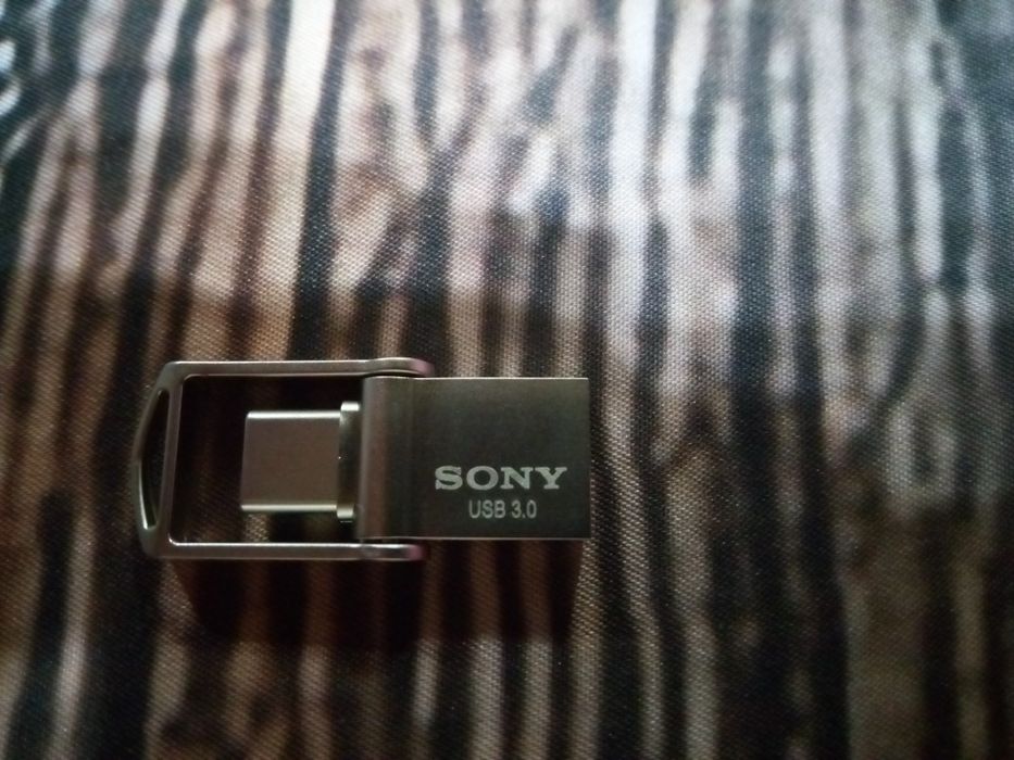 Флаш памет 2TB SONY