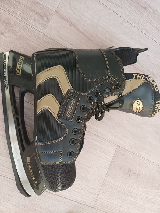 Продам коньки!!!