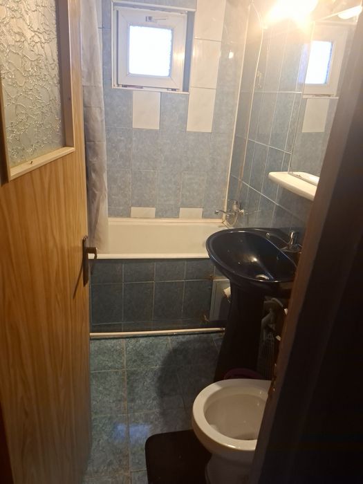 Apartament cu 3camere semidecomandat