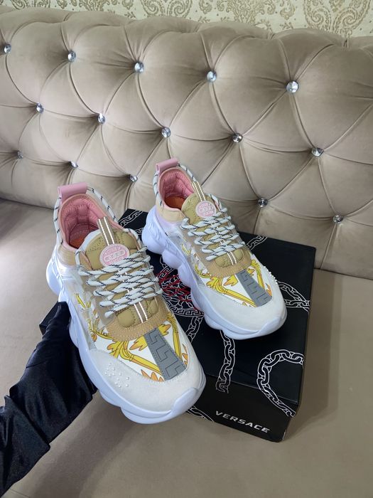 Versace chain reaction