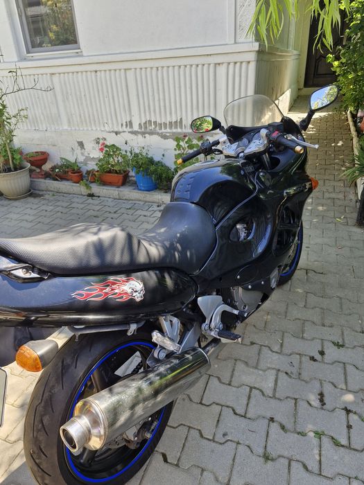 Suzuki gsxf 750 an 2001