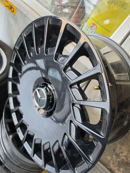 Vand set jante mercedes model  nou R 19