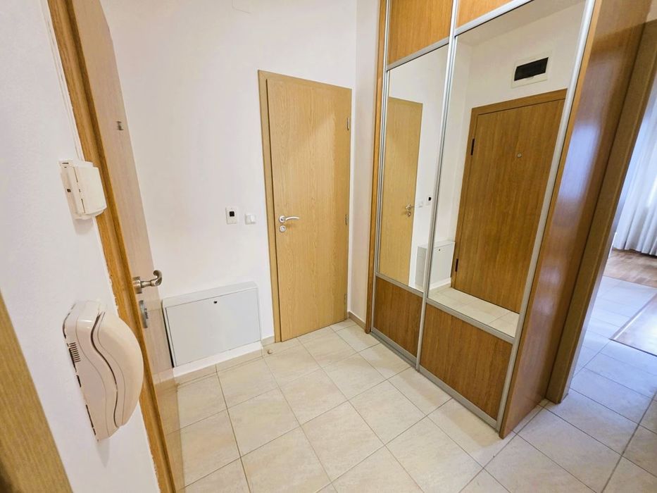 3-стаен в София-Младост 1 площ 85 цена 800