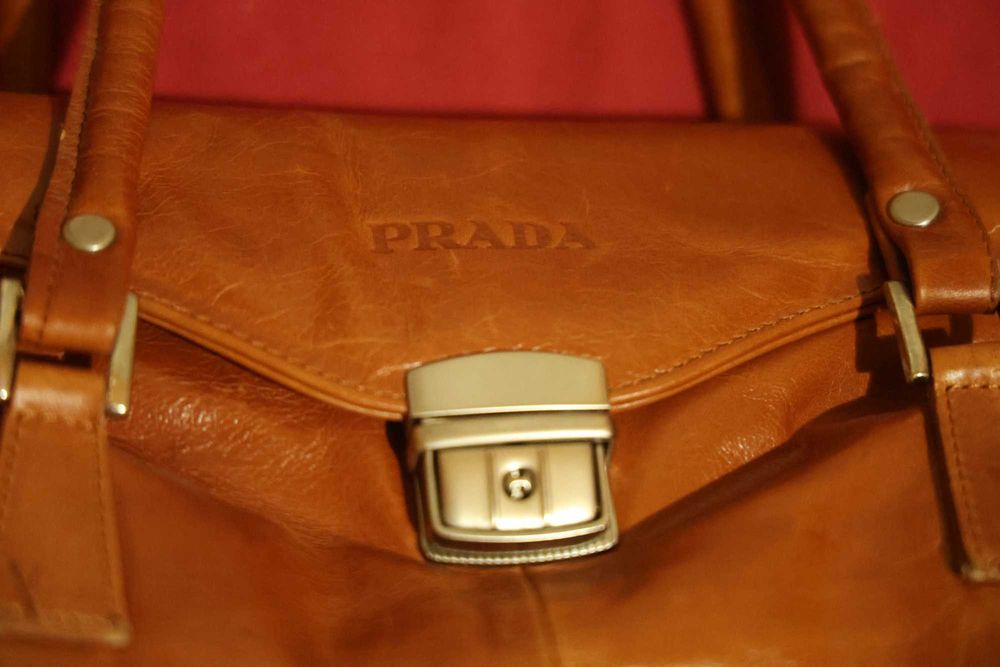 Geanta PRADA eleganta