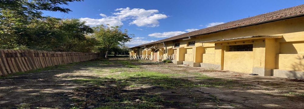 Склад/Зърнобаза в Горна Оряховица до захарни заводи