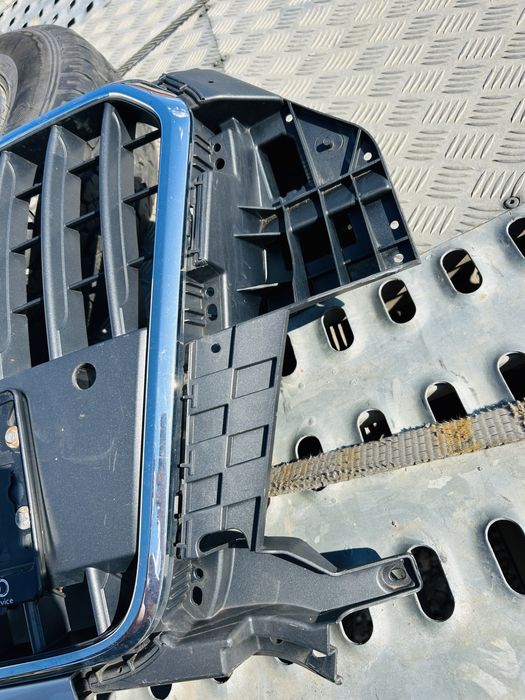 Предна Решетка Aufi RS Q3