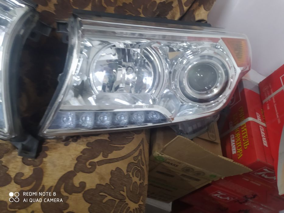 Фара на Toyota land cruiser prado