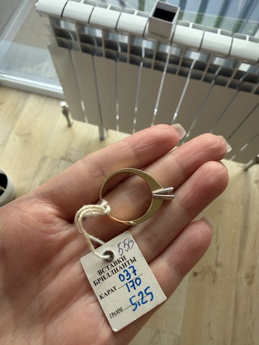 Бриллиантовое кольцо 17 размер