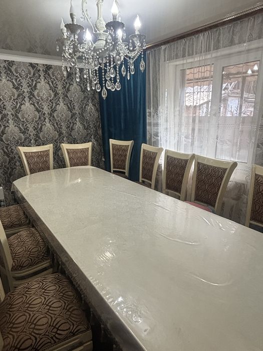 Продам стол с 12 стульями