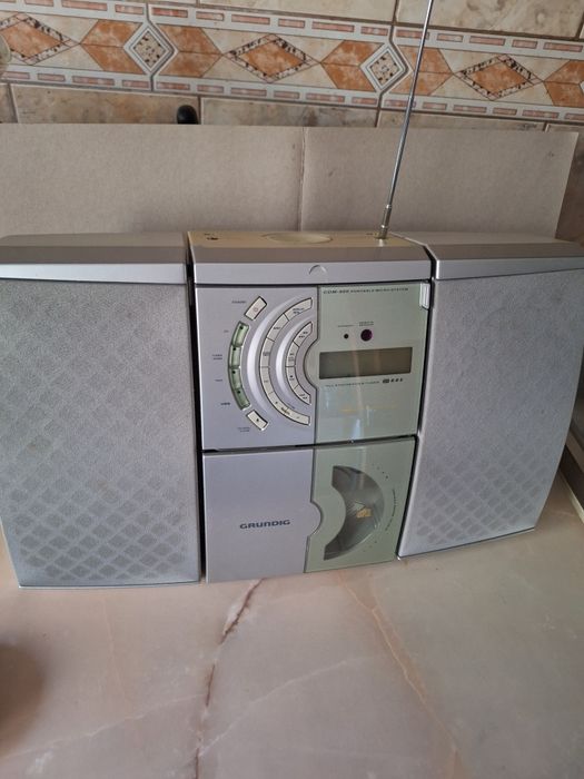 Vang sistem Grundig CDM-900.