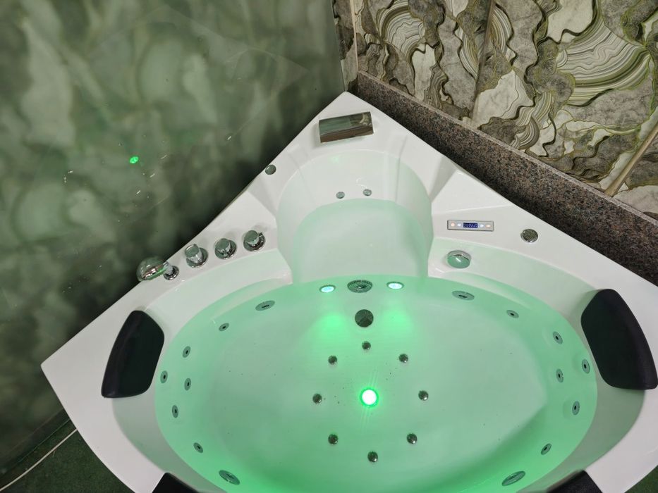 * Spa* Хидромасажна Вана (Джакузи) с Подгрев до 45°  1.39х1.39