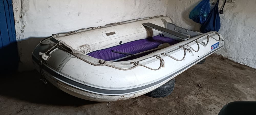 Лодка с мотором ,прицепом