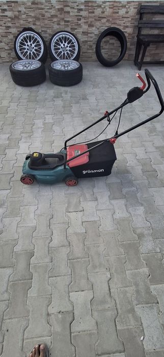 Mașină electrică de cosit iarba(tuns gazonul)