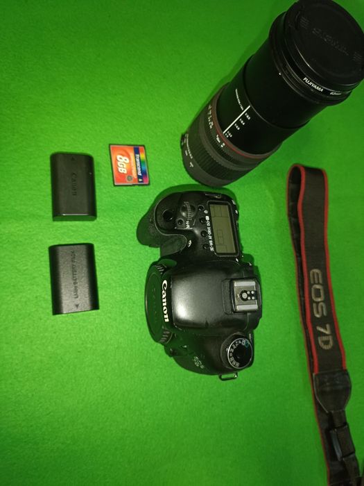 7Dcanon 7D фотоаппарпт 28-300 обективпен сатылады