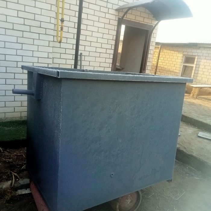 Мусорный контейнер