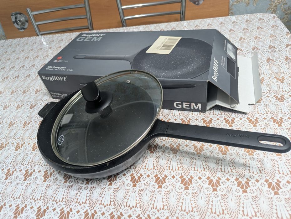Продается сковорода BergHOFF GEM