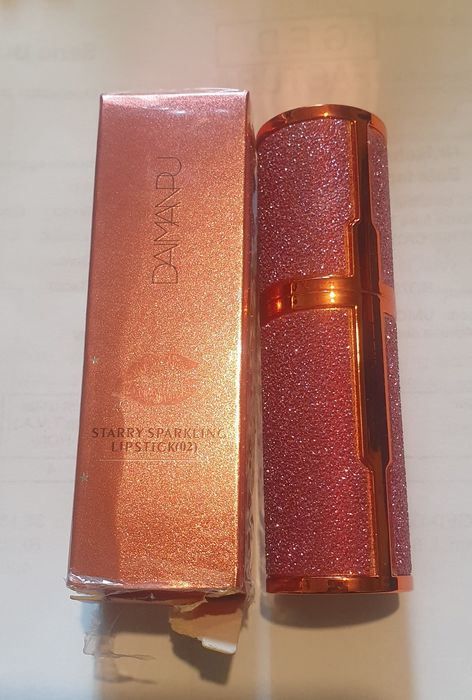 Ruj de buze metalic stralucitor