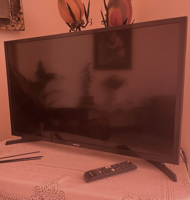 Vand doua Tv smart