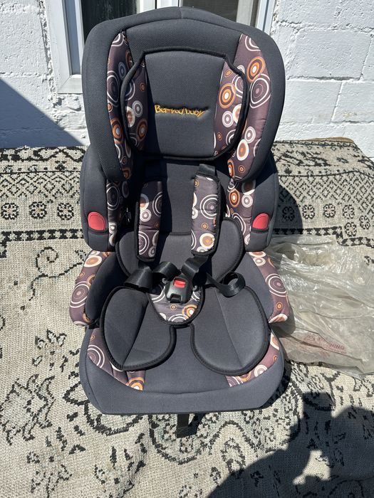 Продам детское кресло в машину