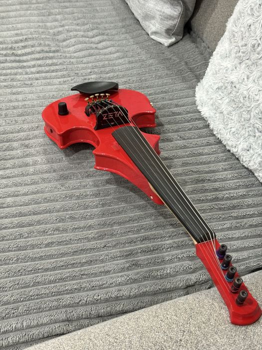 Vioara zeta 5 corzi rosie pe imbusuri
