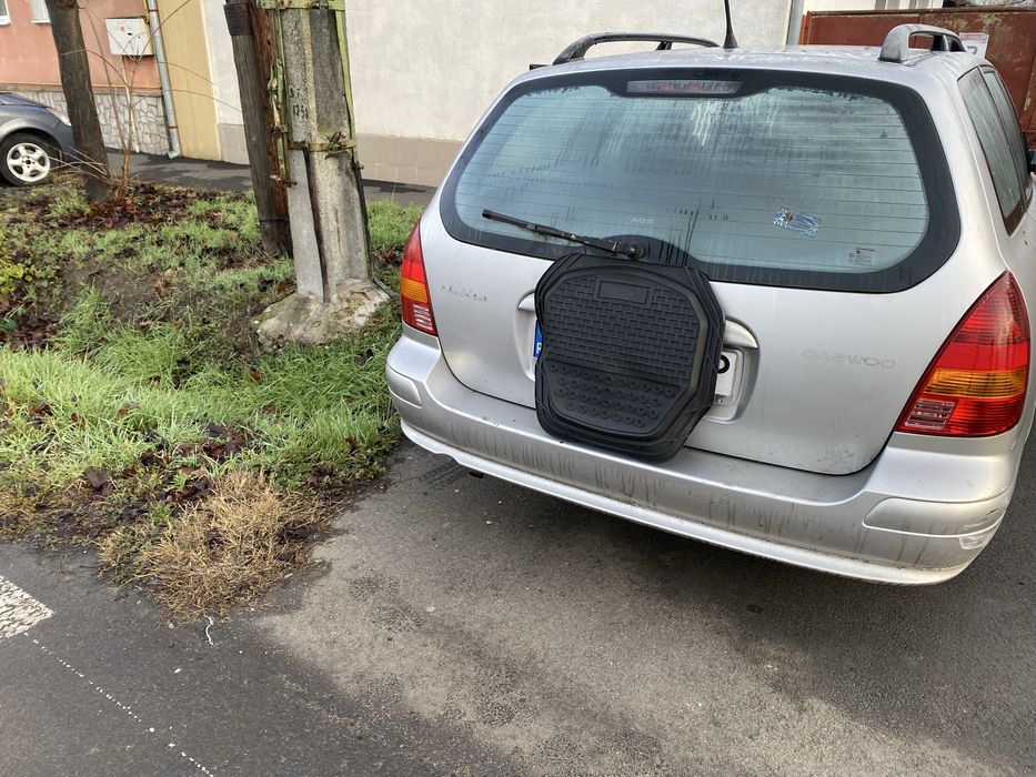 Dezmembrez Nubira Daewoo 2