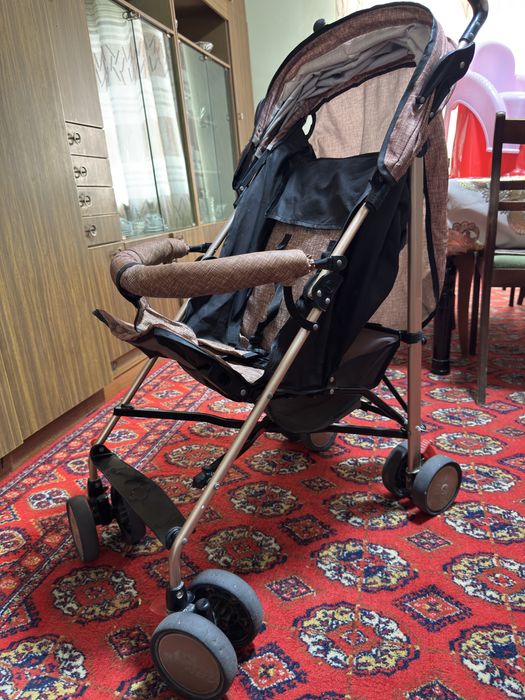 Продается НОВАЯ коляска + подарок