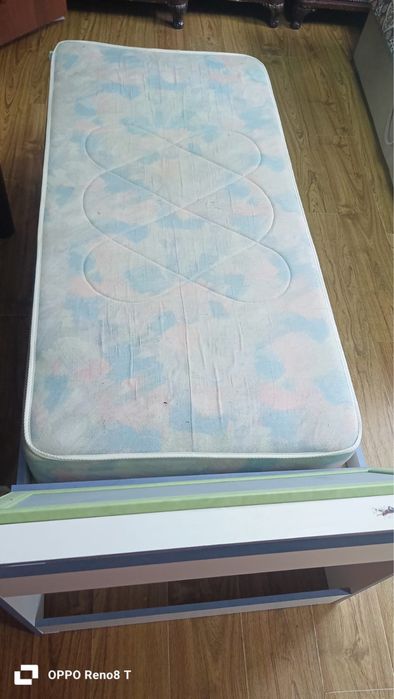 Продам кровать детскую