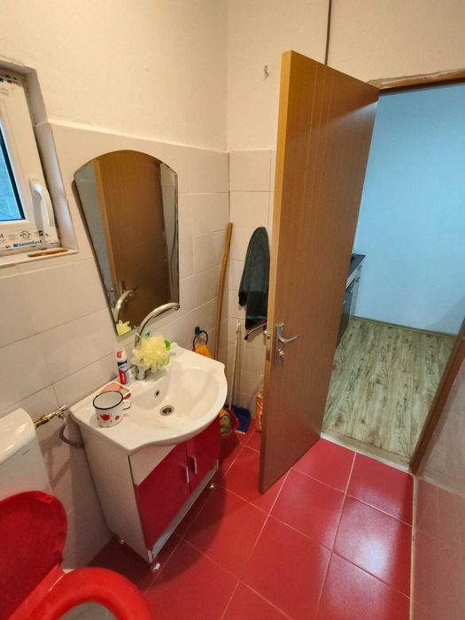 Vând casă cu teren în sat Bănița, jud. Hunedoara